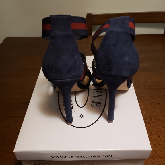 Shoes - Picture 4 of 7